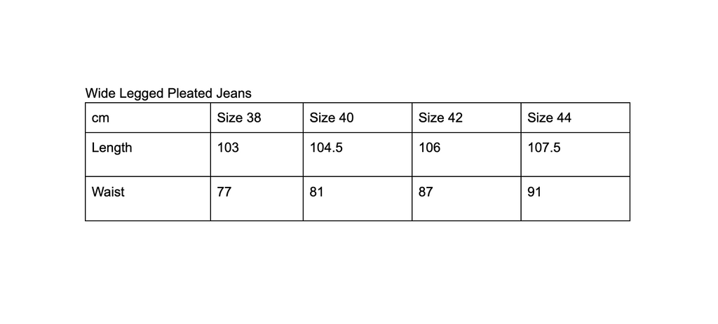 Wide Legged Pleated Jeans